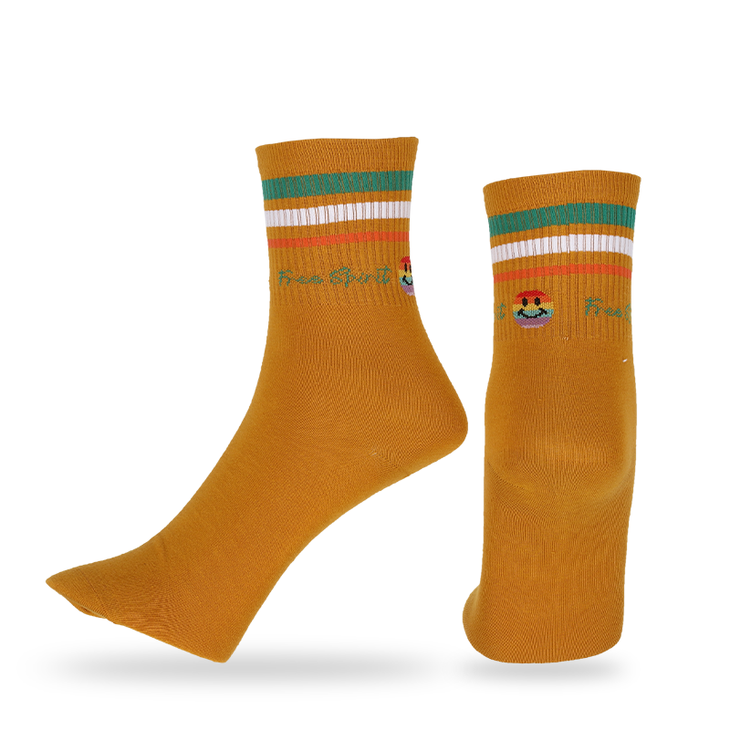 Calzini streetwear casual, da abito o personalizzati con motivo a faccia emoji realizzati con calzini classici da uomo in cotone pettinato di alta qualità con motivo sorridente e strisce